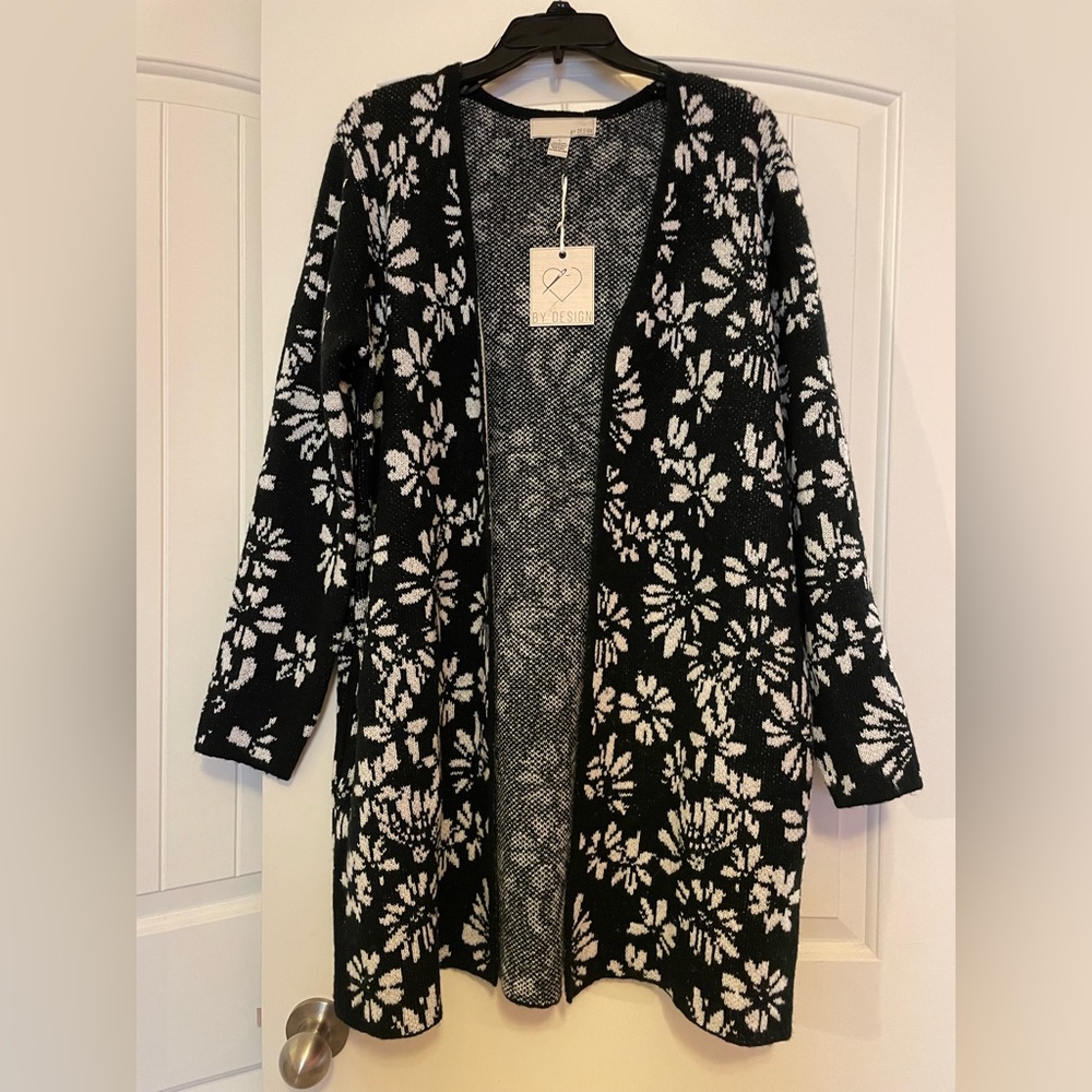 Black & white flower cardigan